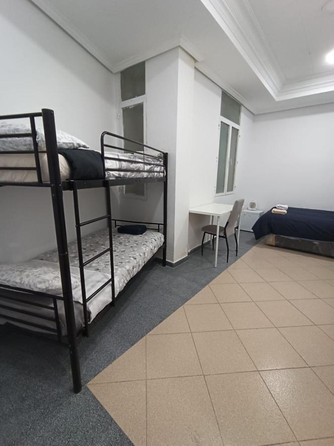 Parsa Booking Мадрид Экстерьер фото