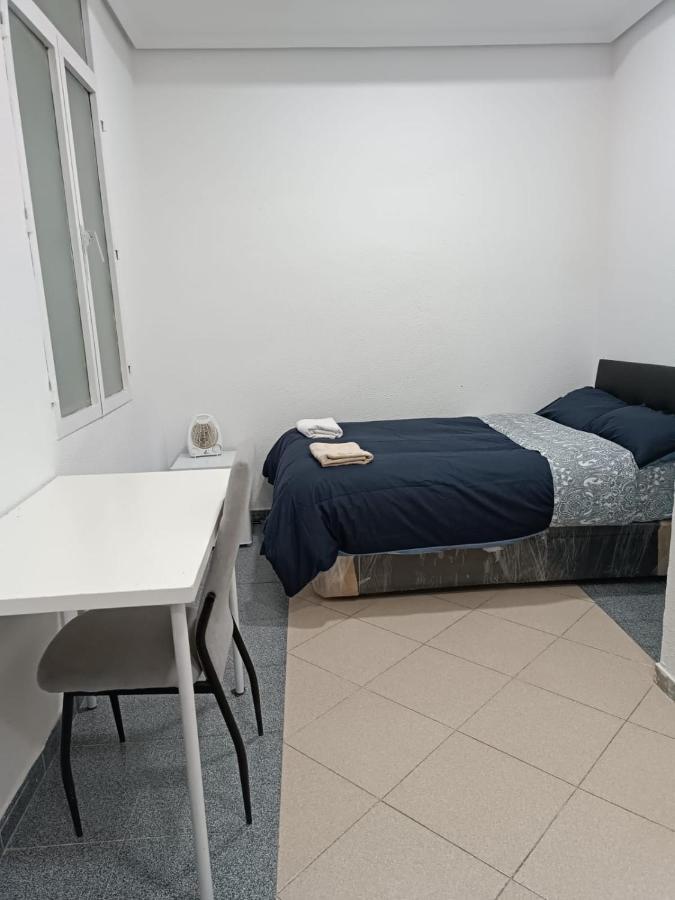 Parsa Booking Мадрид Экстерьер фото