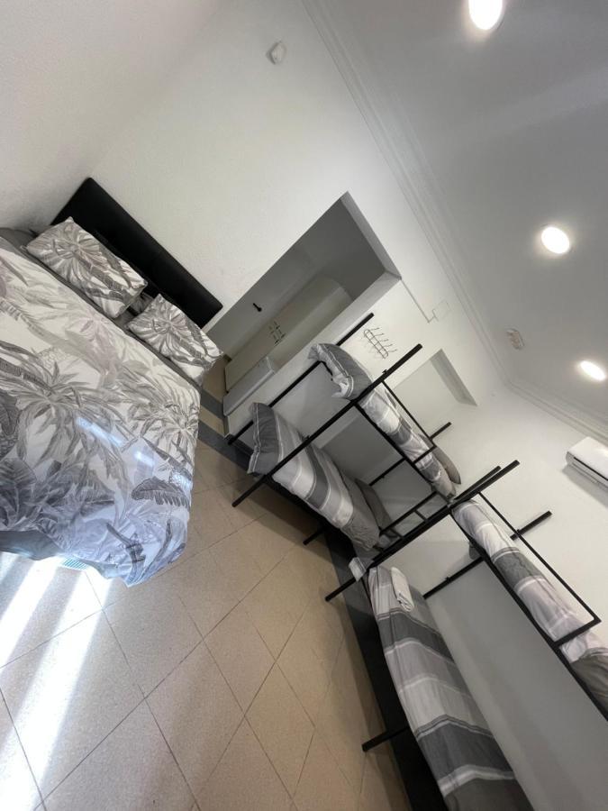 Parsa Booking Мадрид Экстерьер фото