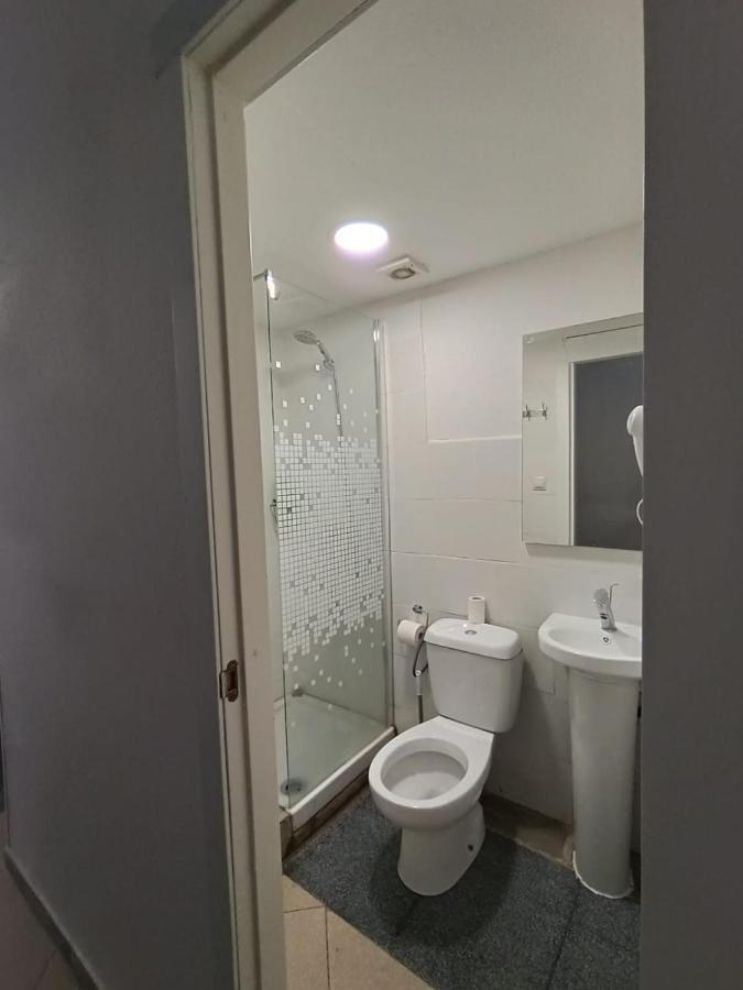 Parsa Booking Мадрид Экстерьер фото