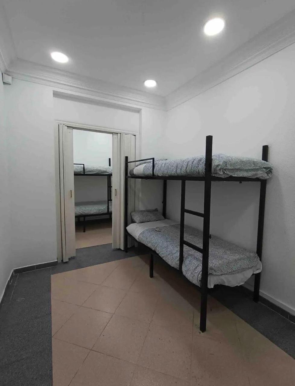 Parsa Booking Мадрид Экстерьер фото