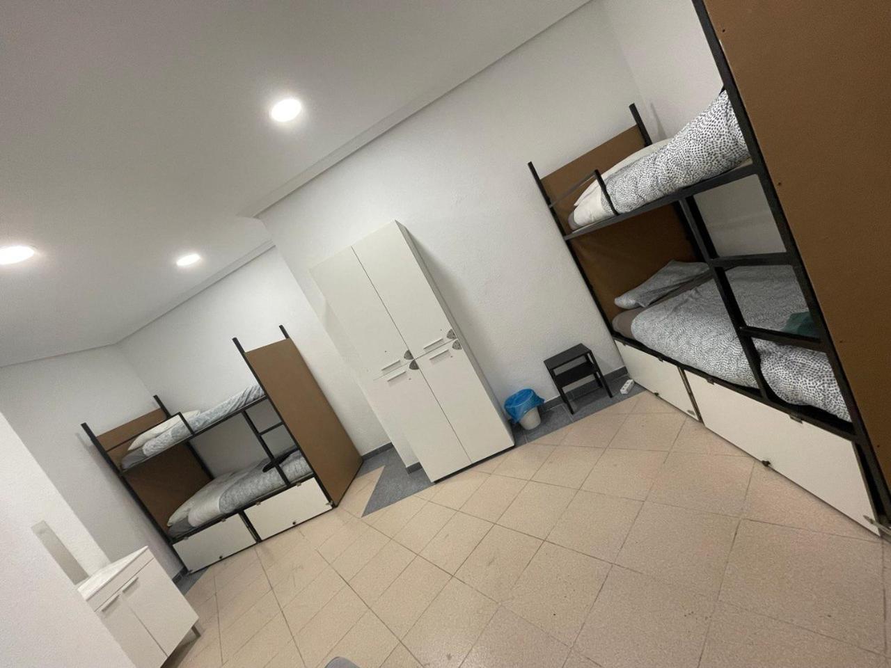 Parsa Booking Мадрид Экстерьер фото